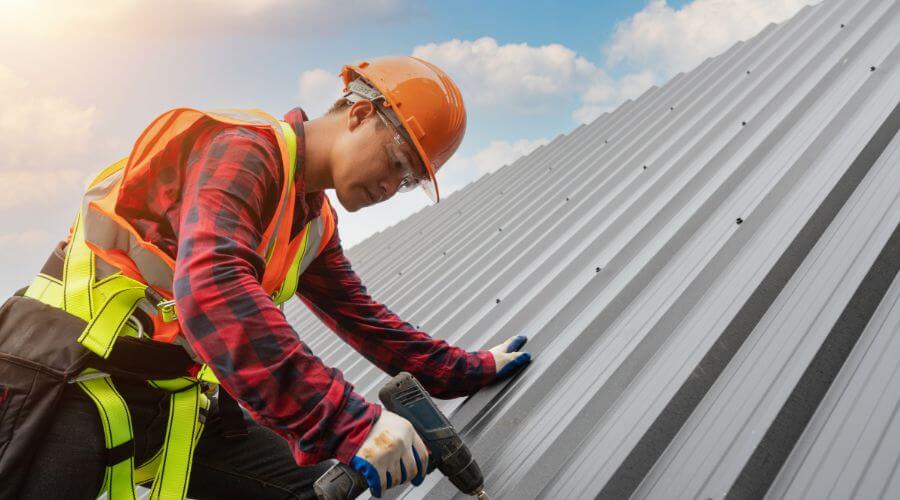 Professional New roof installation in Tebbetts, MO